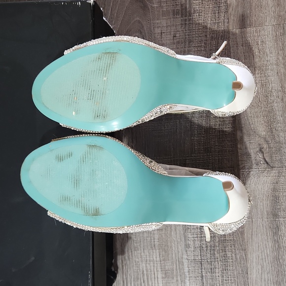 Blue by Betsey Johnson Women's SB- Bayli Dress Heels - Picture 5 of 5